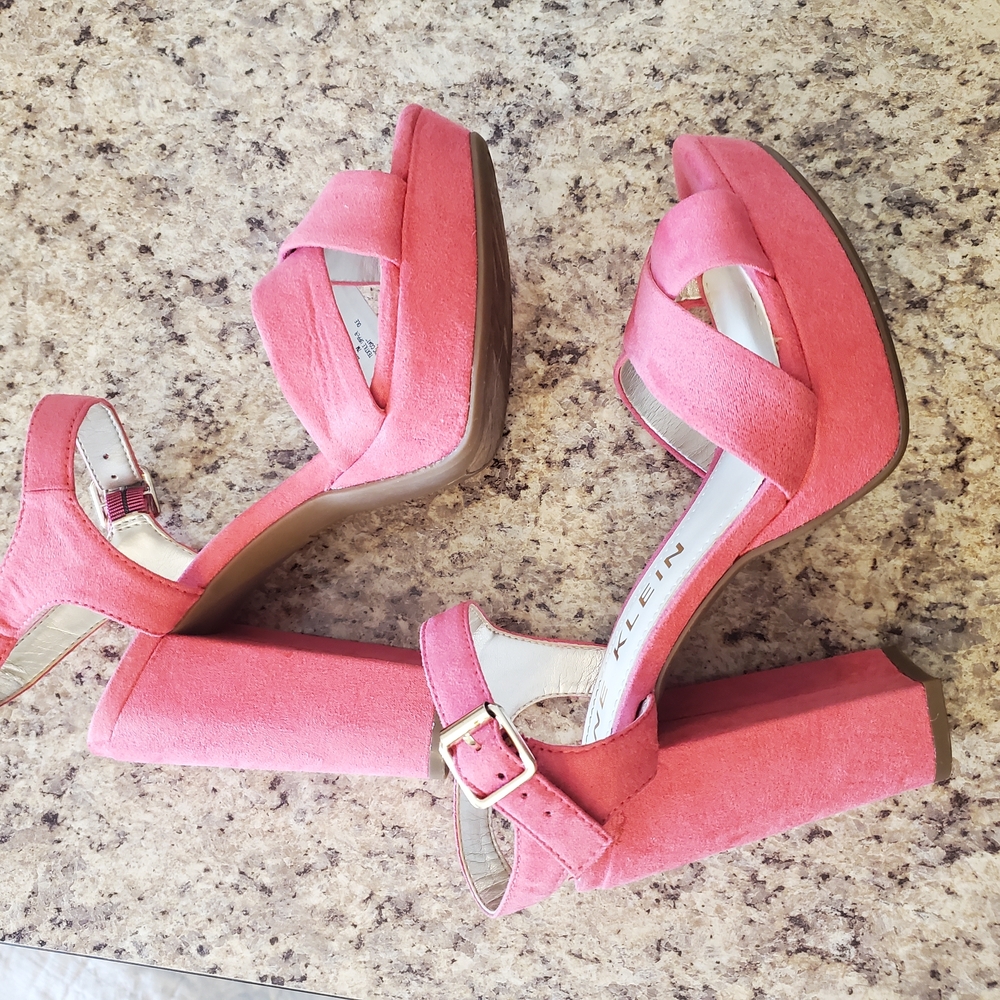 Anne Klein Women's Pink Heels - Picture 4 of 8